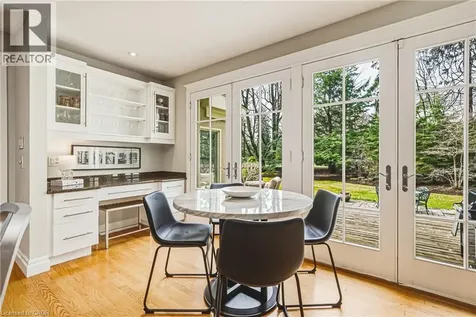 7 Colonial Crescent Oakville ON L6J 4K8