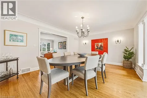 7 Colonial Crescent Oakville ON L6J 4K8
