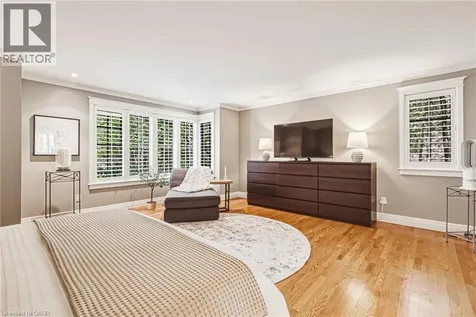 7 Colonial Crescent Oakville ON L6J 4K8