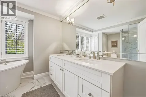 7 Colonial Crescent Oakville ON L6J 4K8