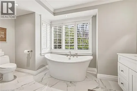 7 Colonial Crescent Oakville ON L6J 4K8