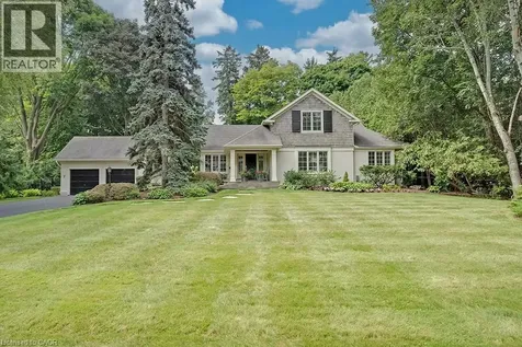 7 Colonial Crescent Oakville ON L6J 4K8