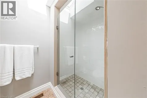 7 Colonial Crescent Oakville ON L6J 4K8
