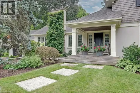 7 Colonial Crescent Oakville ON L6J 4K8