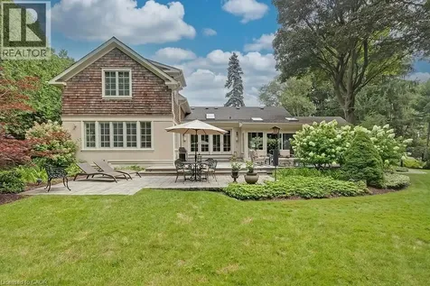 7 Colonial Crescent Oakville ON L6J 4K8