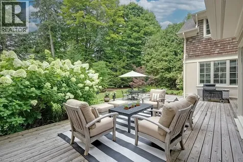 7 Colonial Crescent Oakville ON L6J 4K8