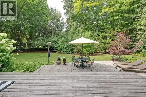 7 Colonial Crescent Oakville ON L6J 4K8