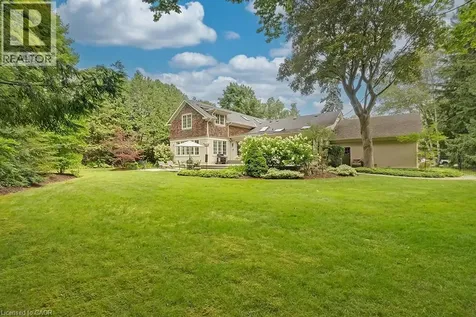 7 Colonial Crescent Oakville ON L6J 4K8