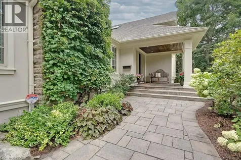 7 Colonial Crescent Oakville ON L6J 4K8