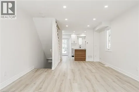 895 Maple Avenue Burlington ON L7S 2H7