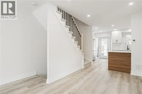895 Maple Avenue Burlington ON L7S 2H7