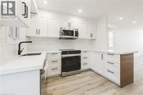 895 Maple Avenue Burlington ON L7S 2H7