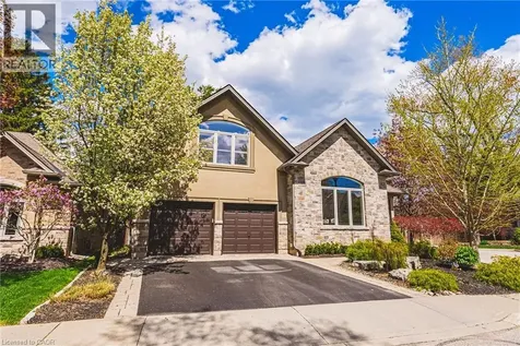 976 Shadeland Avenue Burlington ON L7T 2M5
