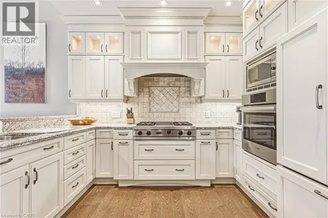 976 Shadeland Avenue Burlington ON L7T 2M5