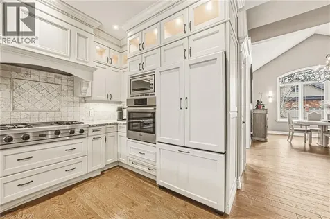 976 Shadeland Avenue Burlington ON L7T 2M5