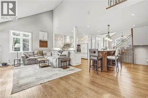 976 Shadeland Avenue Burlington ON L7T 2M5