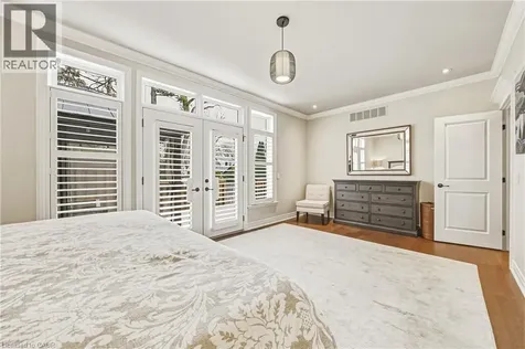 976 Shadeland Avenue Burlington ON L7T 2M5
