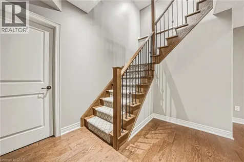 976 Shadeland Avenue Burlington ON L7T 2M5