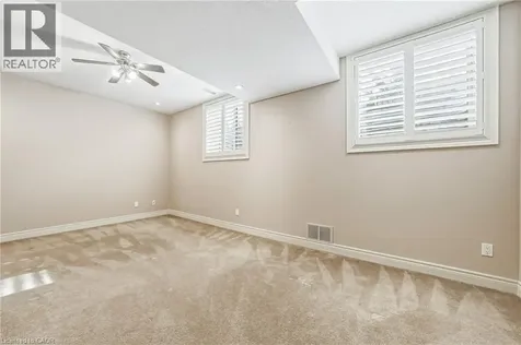 976 Shadeland Avenue Burlington ON L7T 2M5