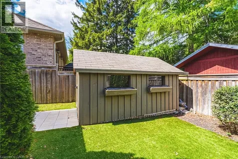976 Shadeland Avenue Burlington ON L7T 2M5