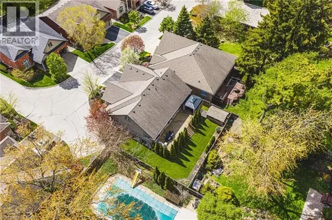 976 Shadeland Avenue Burlington ON L7T 2M5