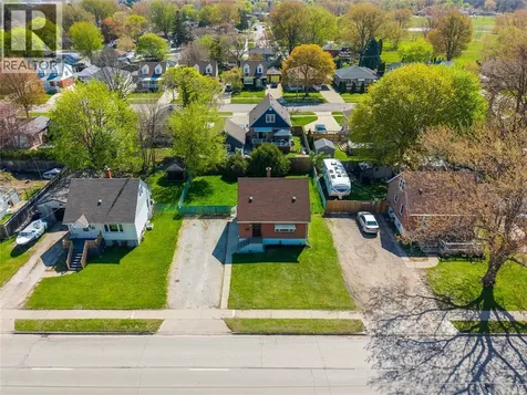 478 Indian Road Sarnia ON N7T 7G4
