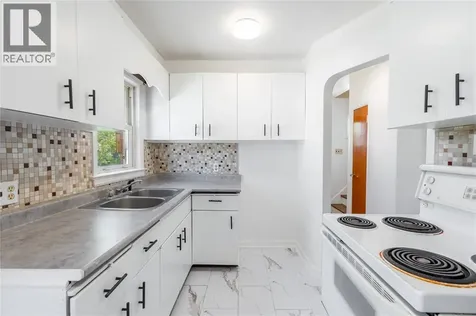 478 Indian Road Sarnia ON N7T 7G4