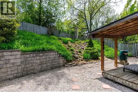 82 Old Huron Court Kitchener ON N2L 1L7
