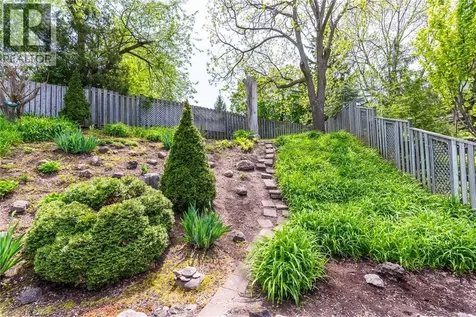 82 Old Huron Court Kitchener ON N2L 1L7