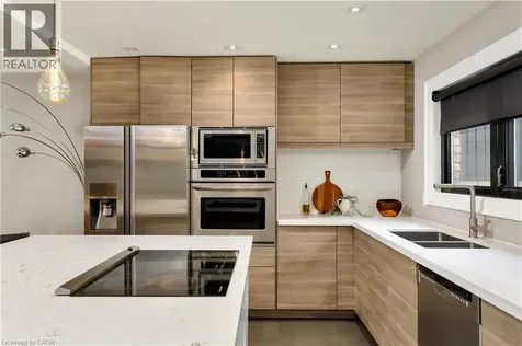 946 Glenwood Avenue Burlington ON L7T 2K2