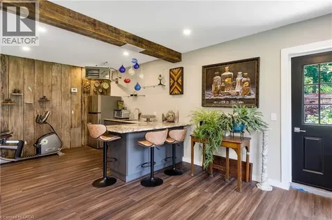 946 Glenwood Avenue Burlington ON L7T 2K2