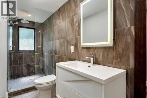 946 Glenwood Avenue Burlington ON L7T 2K2