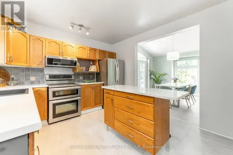 321 Beechgrove Avenue Ottawa ON K1Z 6R4