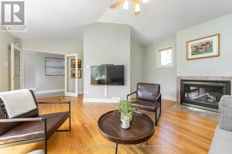 321 Beechgrove Avenue Ottawa ON K1Z 6R4