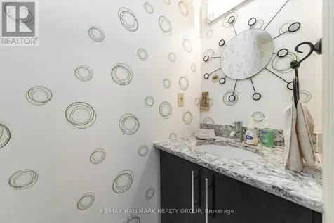 321 Beechgrove Avenue Ottawa ON K1Z 6R4