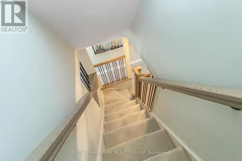 321 Beechgrove Avenue Ottawa ON K1Z 6R4