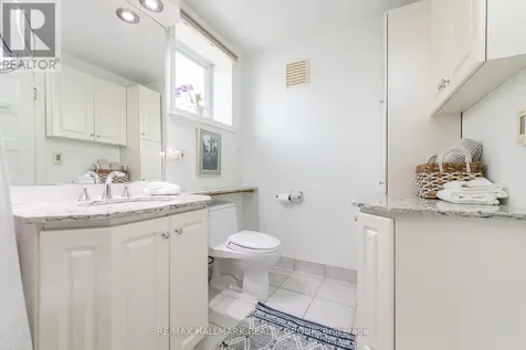 321 Beechgrove Avenue Ottawa ON K1Z 6R4