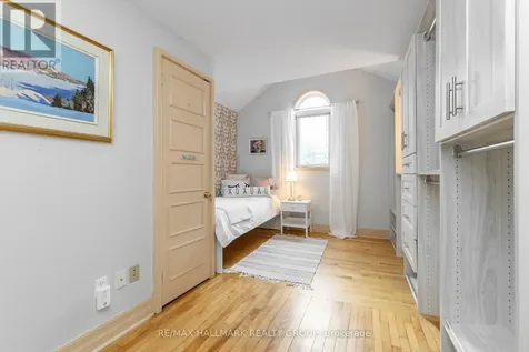 321 Beechgrove Avenue Ottawa ON K1Z 6R4
