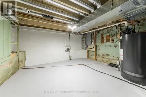321 Beechgrove Avenue Ottawa ON K1Z 6R4