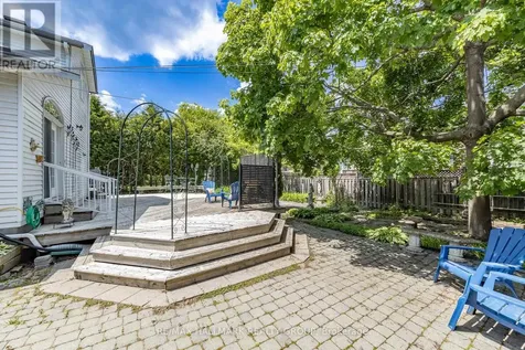 321 Beechgrove Avenue Ottawa ON K1Z 6R4