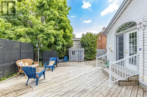 321 Beechgrove Avenue Ottawa ON K1Z 6R4