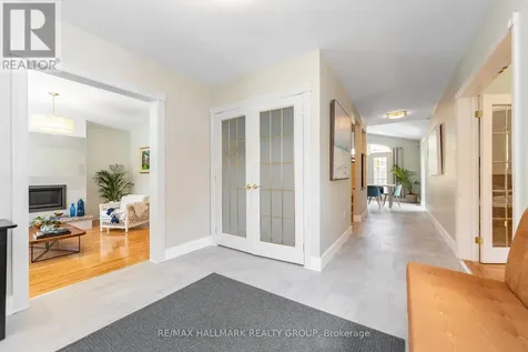 321 Beechgrove Avenue Ottawa ON K1Z 6R4