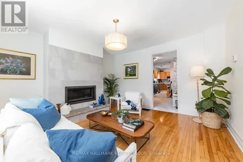 321 Beechgrove Avenue Ottawa ON K1Z 6R4