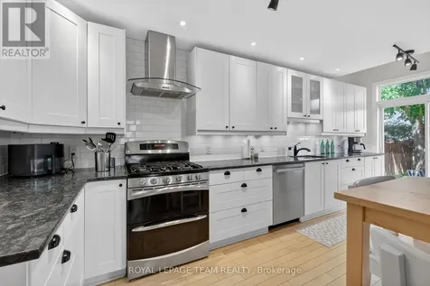 11 Avonhurst Avenue Ottawa ON K2J 4K9
