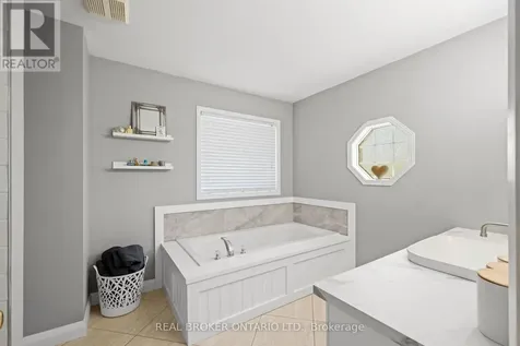 25 Steel Street Ottawa ON K1J 8V4