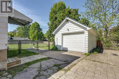 24 Isabel Street St. Thomas ON N5R 3J7