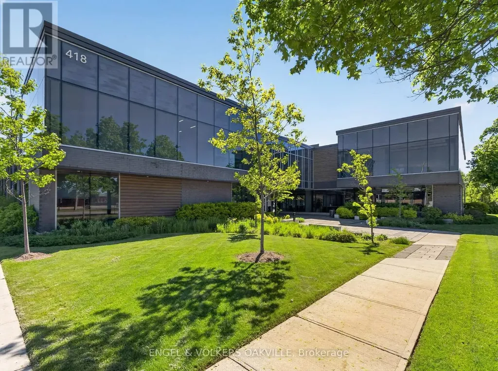 418 Iroquois Shore Road Oakville (qe Queen Elizabeth) ON L6H 1M5