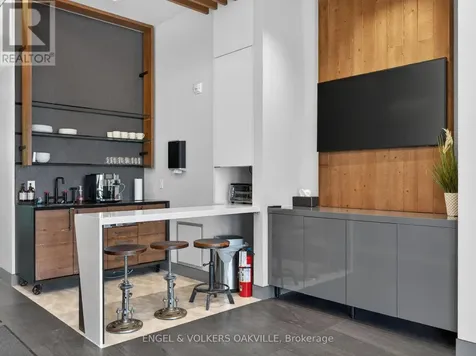 418 Iroquois Shore Road Oakville (qe Queen Elizabeth) ON L6H 1M5