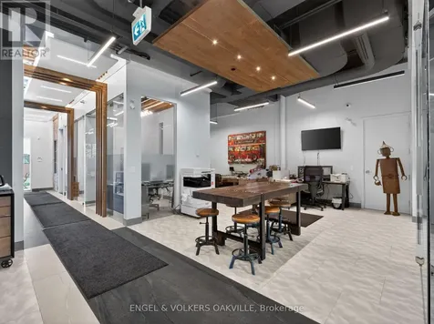 418 Iroquois Shore Road Oakville (qe Queen Elizabeth) ON L6H 1M5