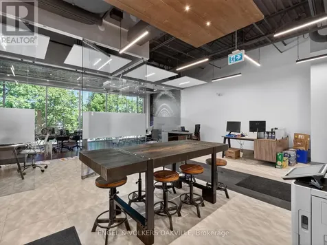 418 Iroquois Shore Road Oakville (qe Queen Elizabeth) ON L6H 1M5